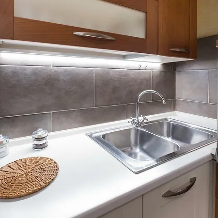 Apartment Centre *